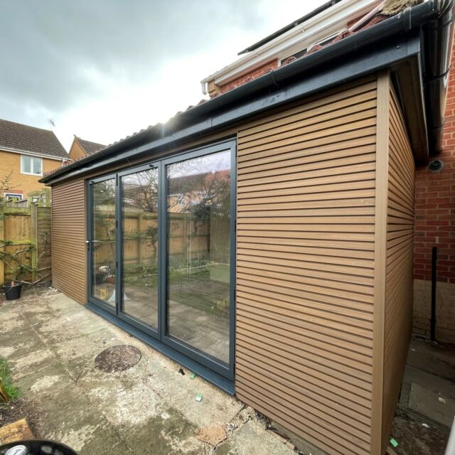 An amazing project completed by another happy customer, this is our Mocha Castellated Exterior Cladding. 

This is one of our most popular products and can be used for buildings, fences and walls. 

Also available in Grey, Black and our newest addition Sand! 

Order for same week delivery today!

#cladding #compositecladding #mocha #hrcomposites #slattedwood #slattedwall #castellated #wallpanelling #decking #compositedecking